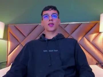 aiden_royce — Show hard cock!! [35 tokens left] #18 #feet #twink #bigdick #latino