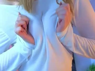 edlin_gail — GOAL:  blowjob fingers  // I'm Edlyn! FAN CLUB = FREE T G #new #18 #bigboobs #bigass #teen [60 tokens remaining]