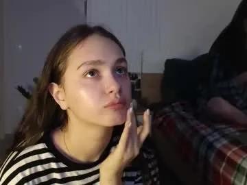 evi_woow — GOAL: tease panties [399 tokens remaining] Welcome to my room! Good morning for rich and sexy people  #feet #brunette #new #cute #young