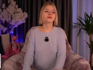 joice_queen — GOAL: stroke  boobs [57 tokens remaining] Hi, I'm Paula. Let's Play :) type /menu to play with me! #blonde #bigboobs #squirt #tease #teen