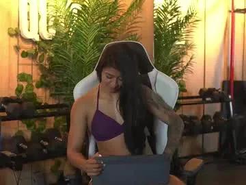 kim_beckett — Let's hit a bit of gym today #strong #latina #skinny #fitness #ebony