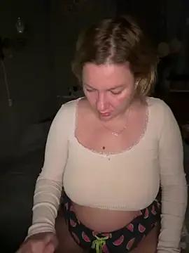 Barby_Kiss — Credit