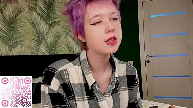 CarolineRichter — suck fingers