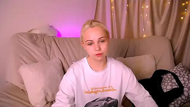 ElenaMonroe — sensitive dance show in oil