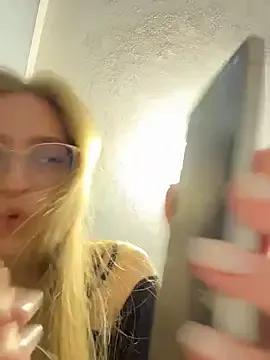 EveLunny on StripChat 