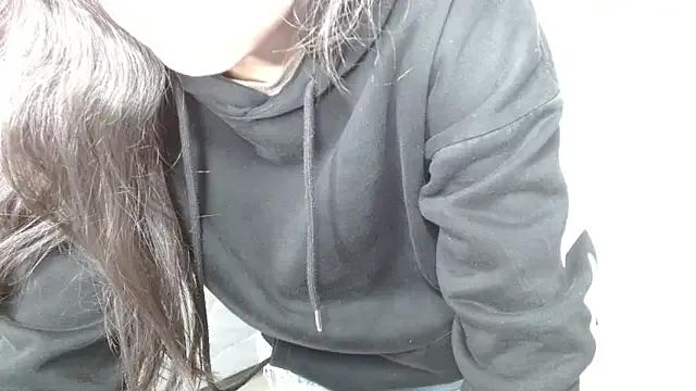 Eymmy_24 on StripChat 