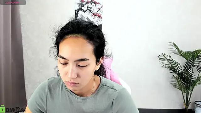 FlirtyAura — Air kiss