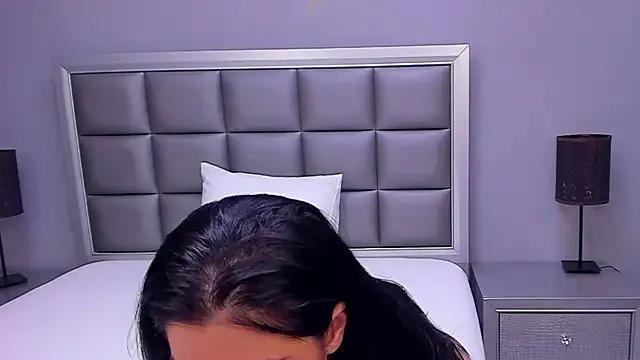 HellennSweet on StripChat 