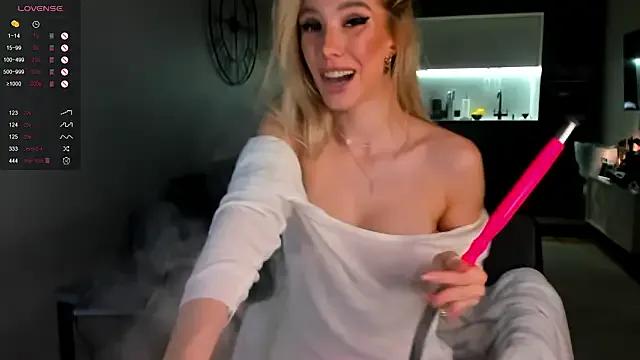 Juicy_Bella — Little dog