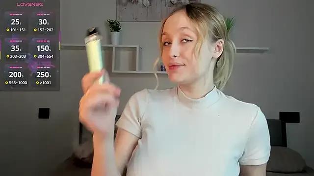 Julliakoill on StripChat 