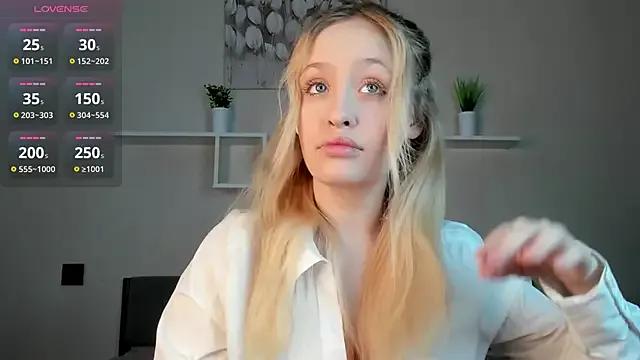 Julliakoill on StripChat 