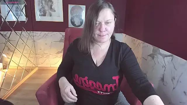 KellyPerfection — ass play close up