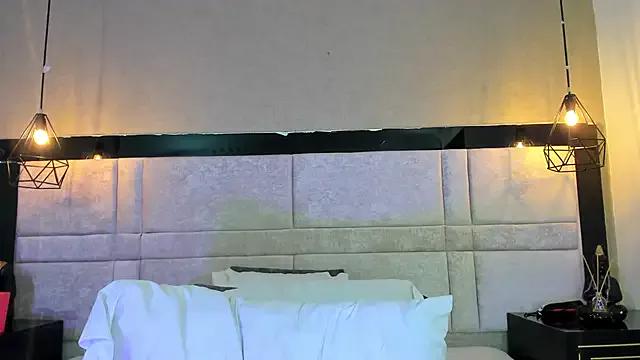 kimCosseyy — chupar consolador