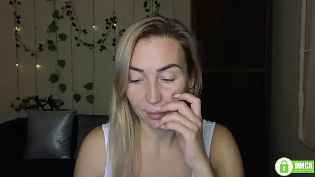 Kiss_julli88I — Wear a latex dress