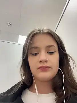 KittyQueeny on StripChat 