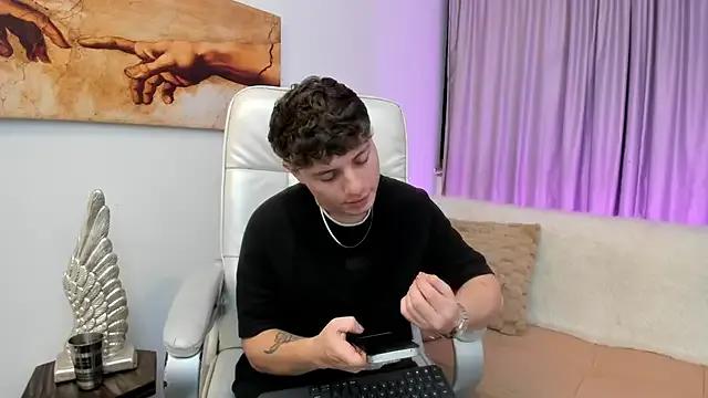 Leoo_Miller on StripChat 