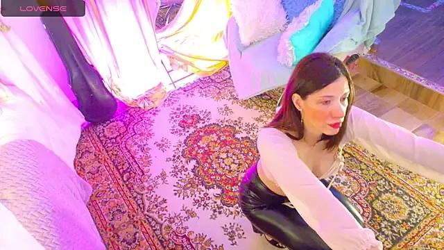 magali_19 on StripChat 