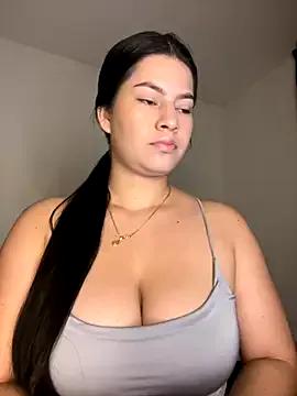 Saanvi21 — Freechat on StripChat