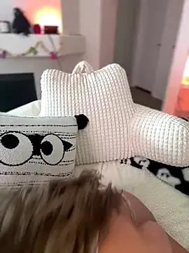 SerenaCloud on StripChat 