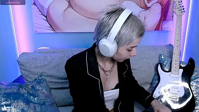 SophieAsh — handbra