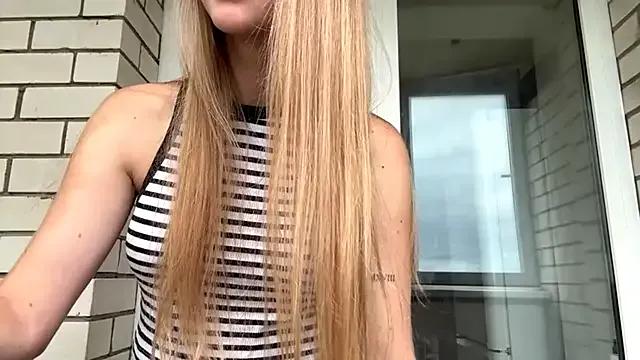 SweetJinny88 on StripChat 