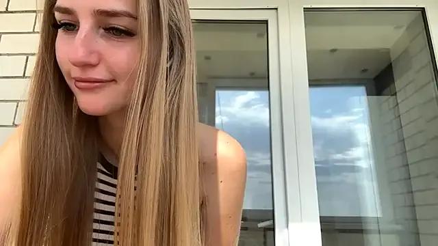 SweetJinny88 on StripChat 