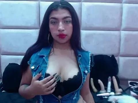 TeennNaugthy18 on StripChat 