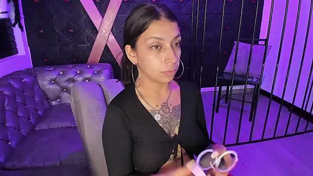 TeennNaugthy18 on StripChat 