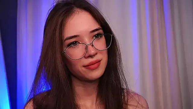 tinyanie — Try to measure my waist with hands